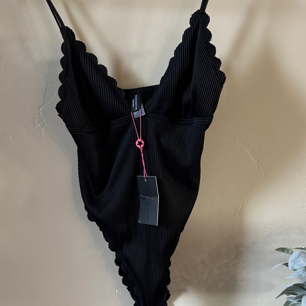 Scalloped Ribbed Black One-Piece Swimsuit
